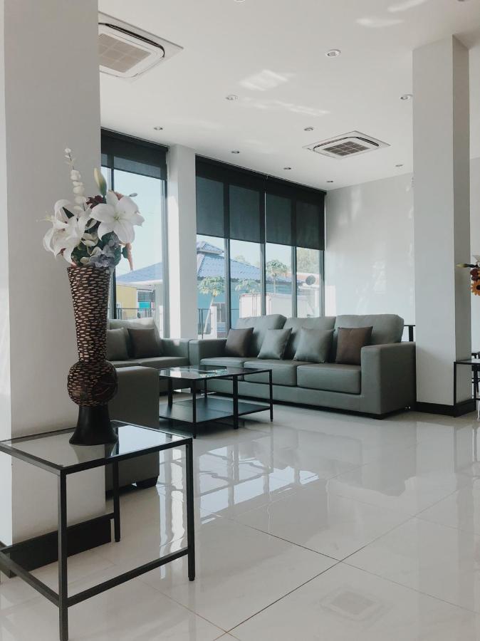 T-Nee Hotel@Udon Удон-Тхани Экстерьер фото